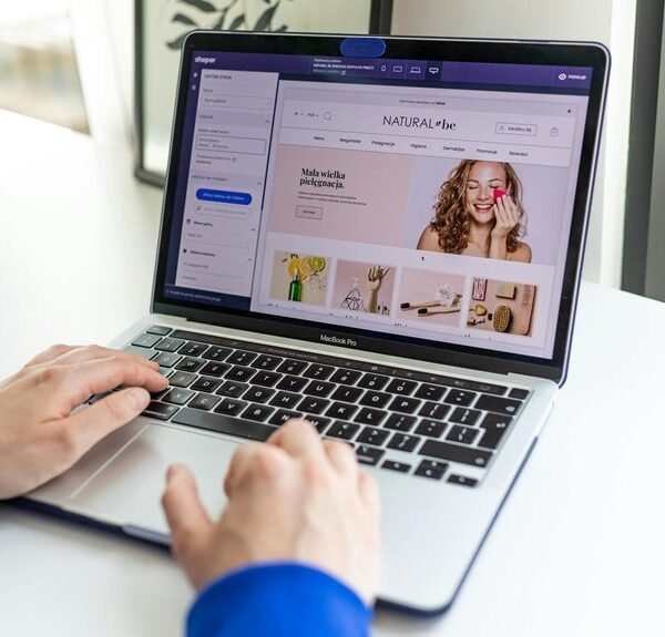 innovative online hub 900470410